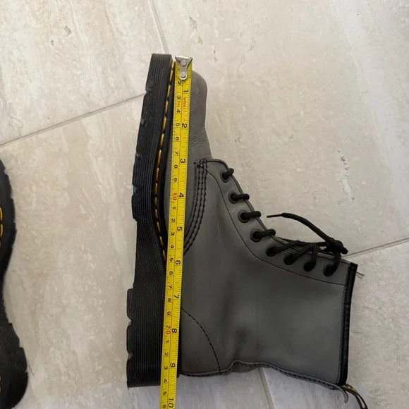 Vintage Dr. Marten Leather Olive Green Combat Boots Women’s Size 7.5 - Picture 8 of 8